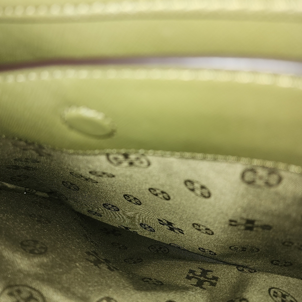Large Tory Burch Saffiano Tote Bag (Olive) - Picture 5 of 9